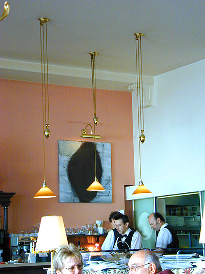 H�ngelampen Cafe Servus