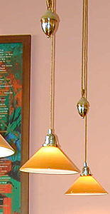 H�ngelampen Cafe Servus